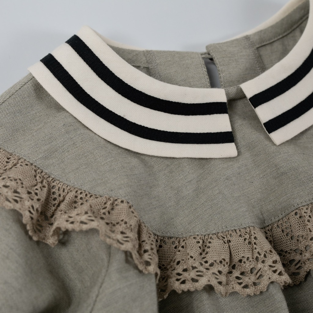Classical Stripe Collar